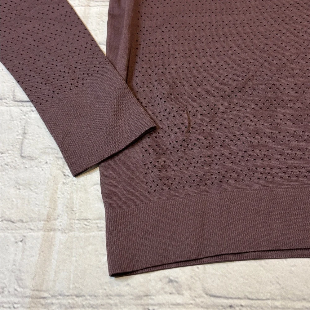 Lululemon Breeze By Long Sleeve Squad